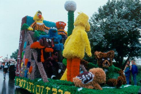 Sesame Street comes to College Avenue during the 1987 Northwest Homecoming Parade.